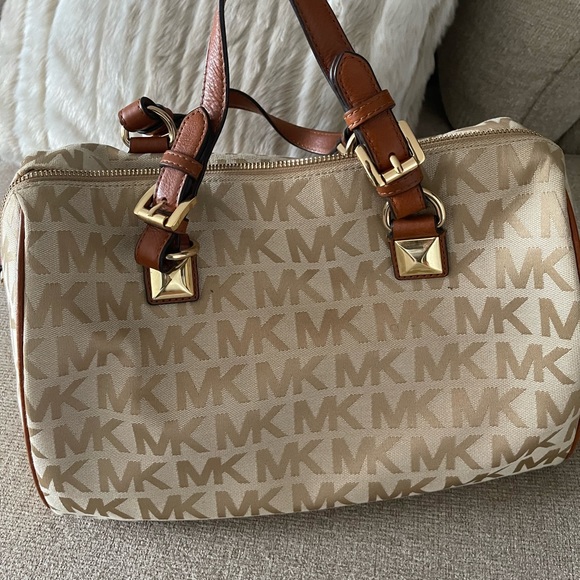 Michael Kors Bag & Wallet - Picture 5 of 6